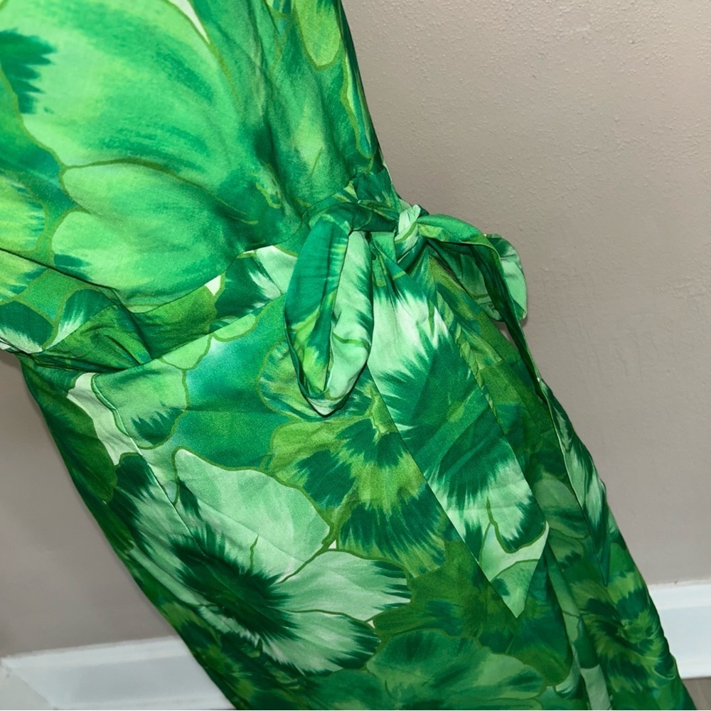Hello Molly Green Floral One-Shoulder Midi Dress - Picture 3 of 5